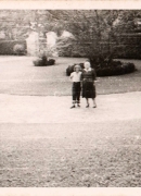 Con mi abuela Carmen Teresa Martínez Madriz, 1955.