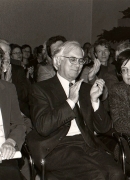 Con el profesor Carlos Rincón, presentador, y Gerda Rincón en la entrega del premio Anna Seghers en Berlín, 2001.