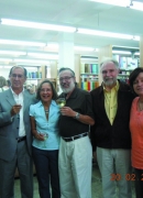 Con los compañeros de la formación psicoanalítica: Estrella Risquez, Fernando Batoni, Magaly Ostos, Alfonso Gisbert y Francisco Ruiz en la presentación de un libro de Fernando. Librería Kalathos, 2011